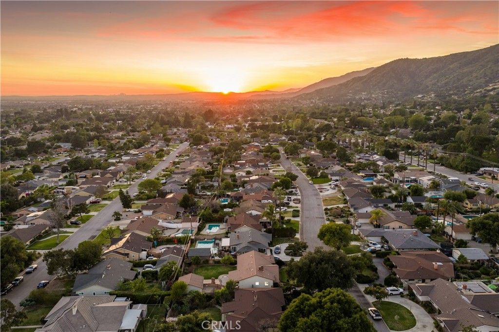 Image 44 of property listing at 1048 E Comstock Avenue, Glendora, CA 91741