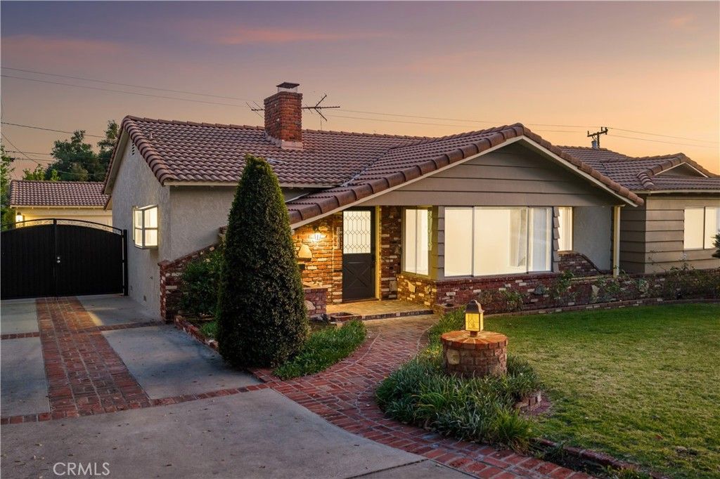 Image 5 of property listing at 1048 E Comstock Avenue, Glendora, CA 91741