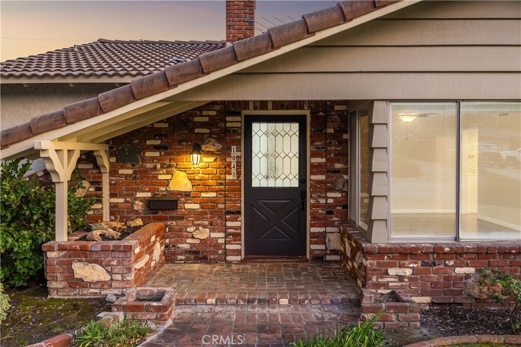 Image 6 of property listing at 1048 E Comstock Avenue, Glendora, CA 91741