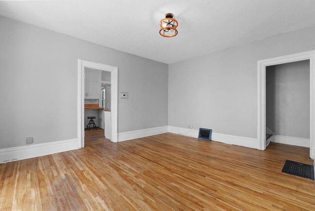 405-407 E Centerway, Janesville, WI 53545
