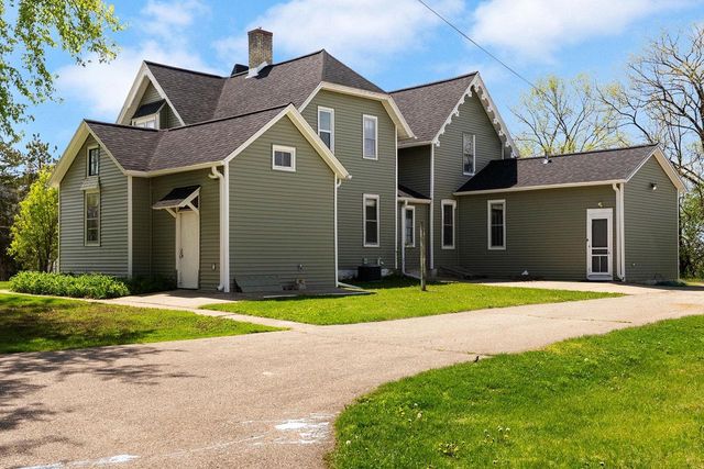 405-407 E Centerway, Janesville, WI 53545