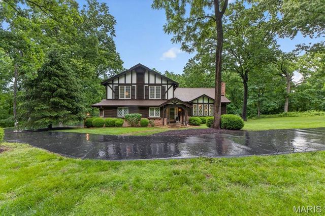 1544 Horseshoe Ridge Road, Chesterfield, MO 63005