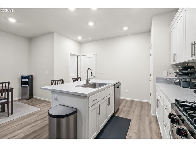 31021 Nw NORTH Ave, North Plains, OR 97133