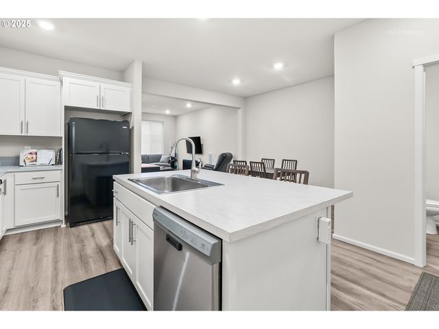 31021 Nw NORTH Ave, North Plains, OR 97133