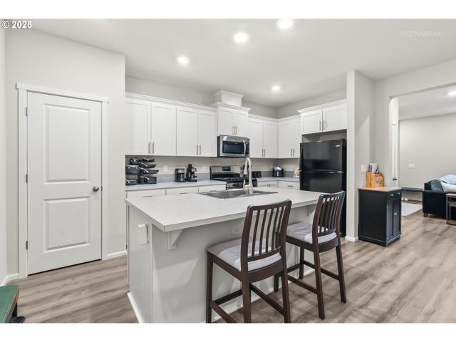 31021 Nw NORTH Ave, North Plains, OR 97133