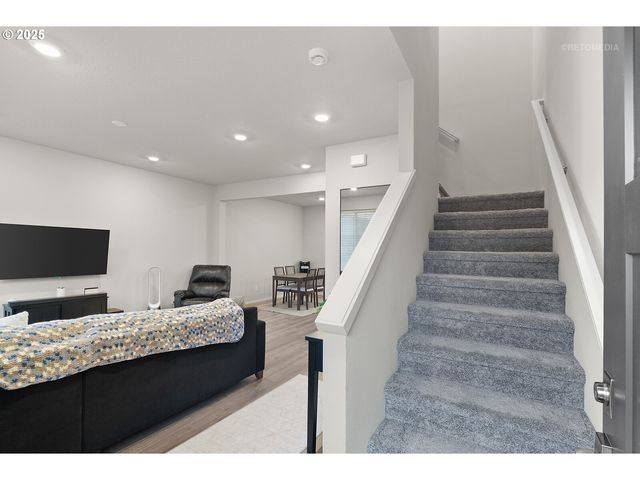 31021 Nw NORTH Ave, North Plains, OR 97133