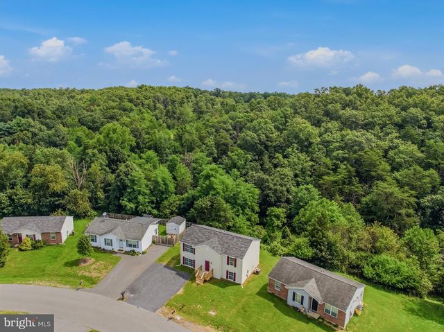 77 EISENHOWER CIR, Inwood, WV 25428