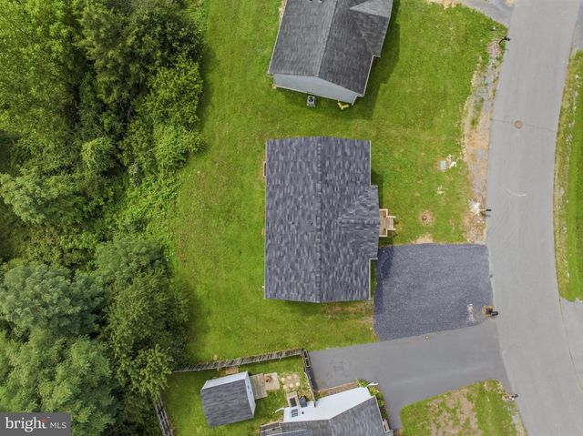 77 EISENHOWER CIR, Inwood, WV 25428