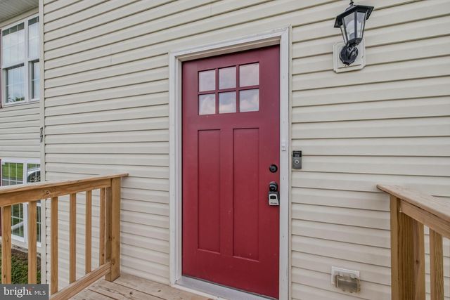 77 EISENHOWER CIR, Inwood, WV 25428