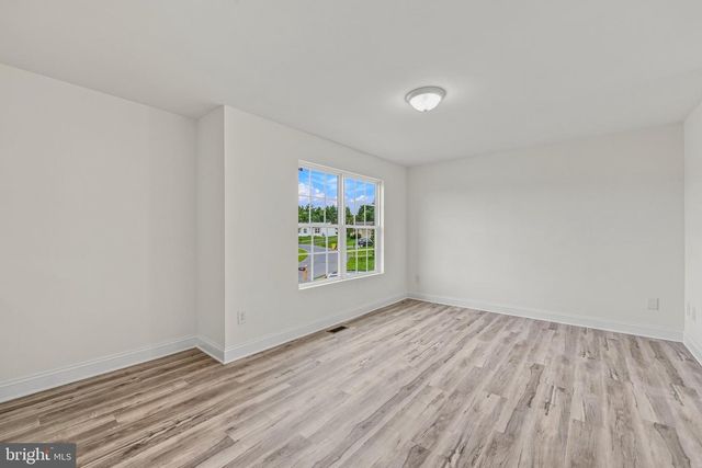 77 EISENHOWER CIR, Inwood, WV 25428