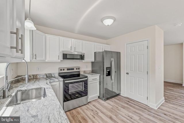 77 EISENHOWER CIR, Inwood, WV 25428