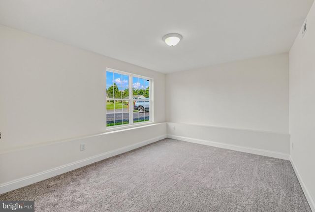 77 EISENHOWER CIR, Inwood, WV 25428