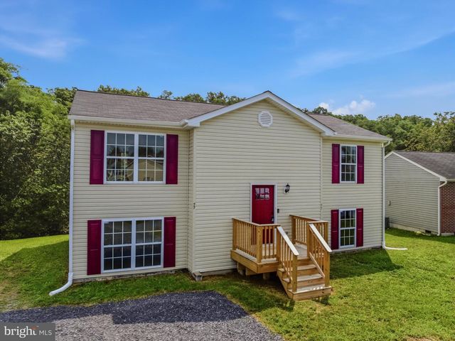 77 EISENHOWER CIR, Inwood, WV 25428