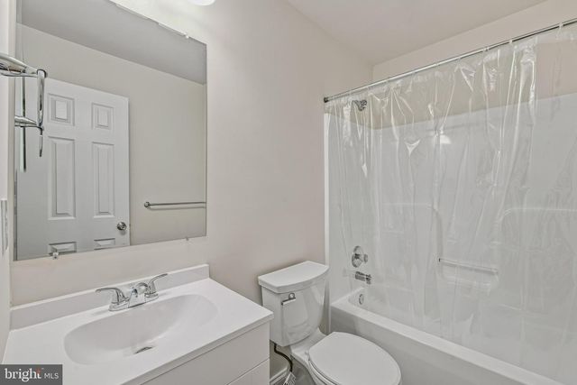 77 EISENHOWER CIR, Inwood, WV 25428