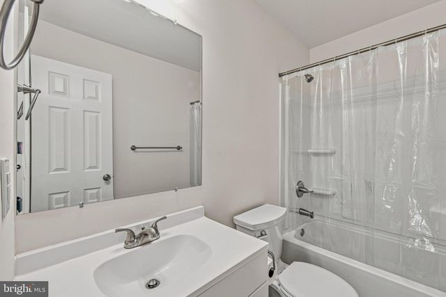 77 EISENHOWER CIR, Inwood, WV 25428