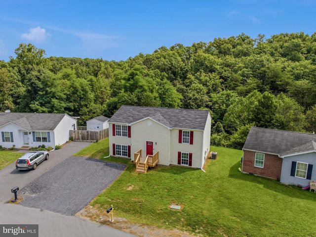 77 EISENHOWER CIR, Inwood, WV 25428