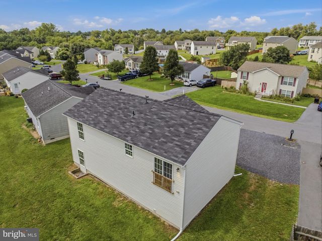 77 EISENHOWER CIR, Inwood, WV 25428