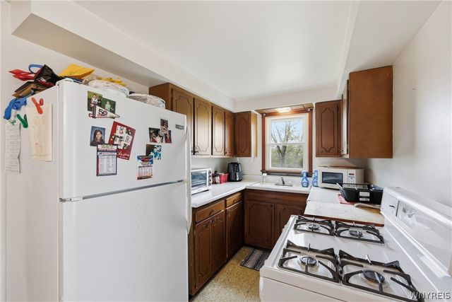 68 East Center Road, West Seneca, NY 14224