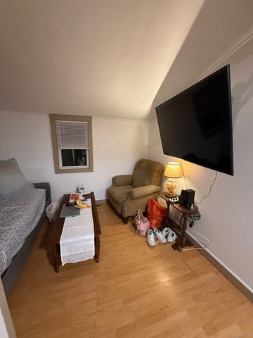 30 Capitol Drive, Newtown, CT 06482