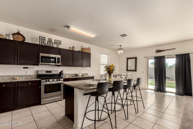 30009 W MONTEREY Drive, Buckeye, AZ 85396