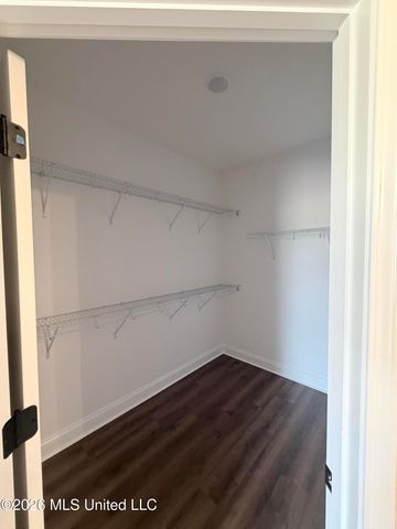 6092 Hickory Point Drive, Walls, MS 38680