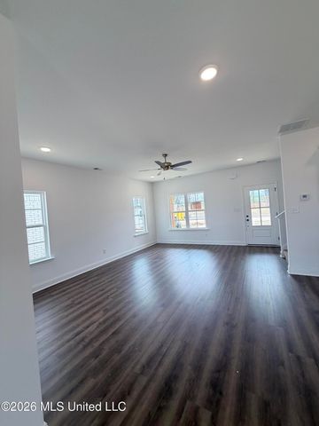 6092 Hickory Point Drive, Walls, MS 38680