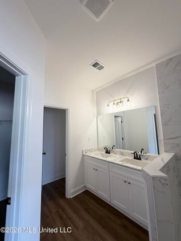 6092 Hickory Point Drive, Walls, MS 38680