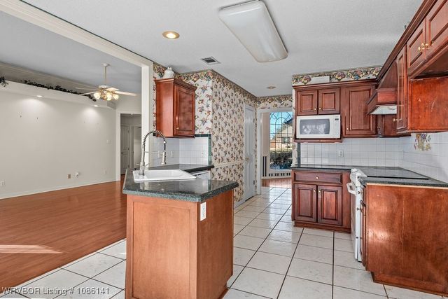 3218 Fairway Drive, Alma, AR 72921