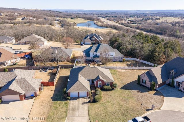 3218 Fairway Drive, Alma, AR 72921