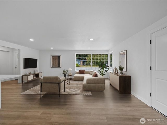 5724 78th Place NE, Marysville, WA 98270