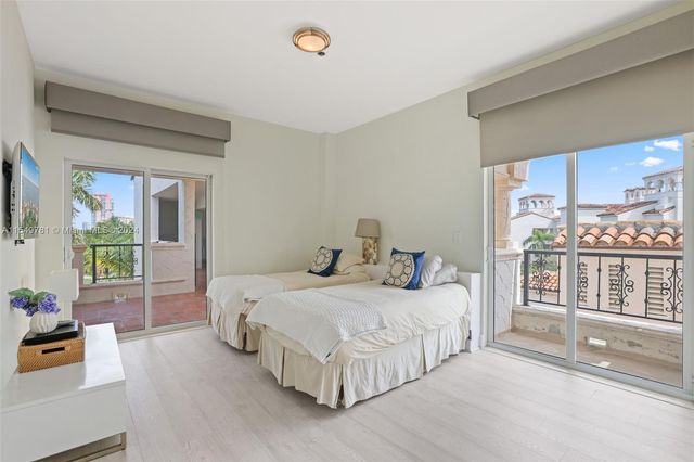 2442 Fisher Island Dr 5402, Miami Beach, FL 33109