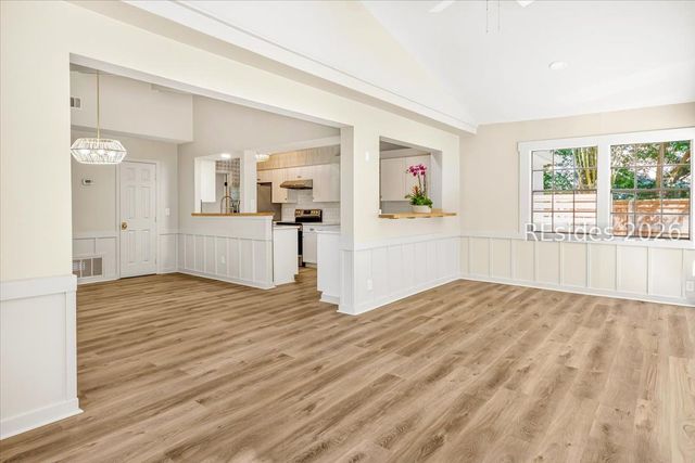 20 Kings Ct, Hilton Head Island, SC 29926