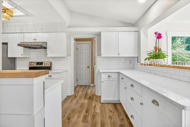 20 Kings Ct, Hilton Head Island, SC 29926