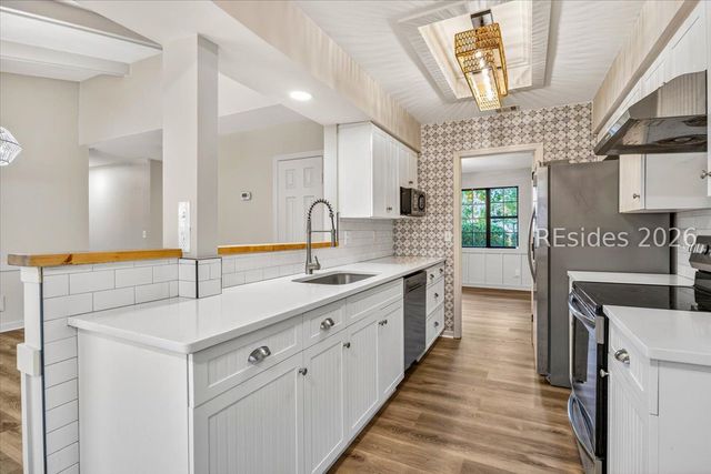 20 Kings Ct, Hilton Head Island, SC 29926