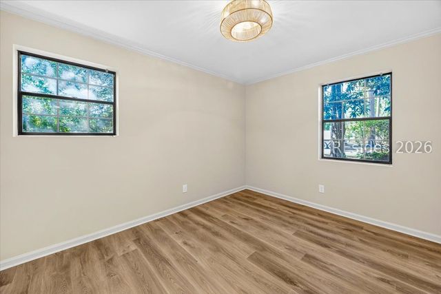 20 Kings Ct, Hilton Head Island, SC 29926