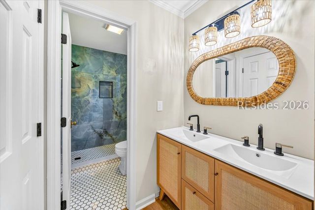20 Kings Ct, Hilton Head Island, SC 29926