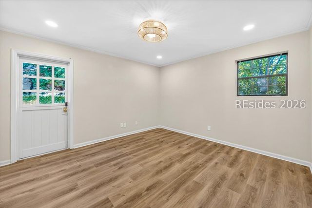 20 Kings Ct, Hilton Head Island, SC 29926
