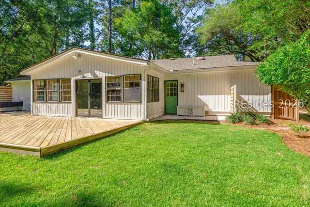 20 Kings Ct, Hilton Head Island, SC 29926