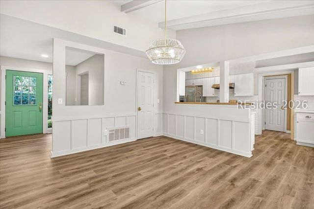 20 Kings Ct, Hilton Head Island, SC 29926