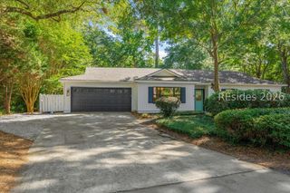 20 Kings Ct, Hilton Head Island, SC 29926