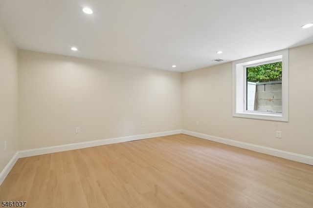 126 Hickson Dr, New Providence Boro, NJ 07974
