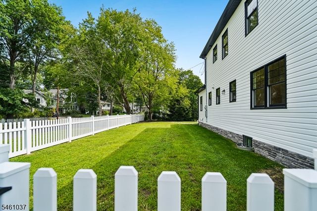 126 Hickson Dr, New Providence Boro, NJ 07974