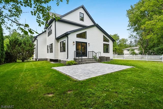 126 Hickson Dr, New Providence Boro, NJ 07974