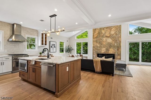 126 Hickson Dr, New Providence Boro, NJ 07974