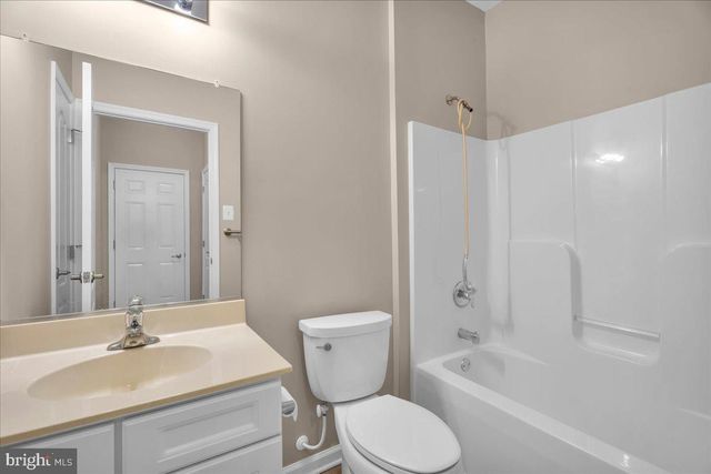 6 GROFF ST, Clayton, NJ 08312