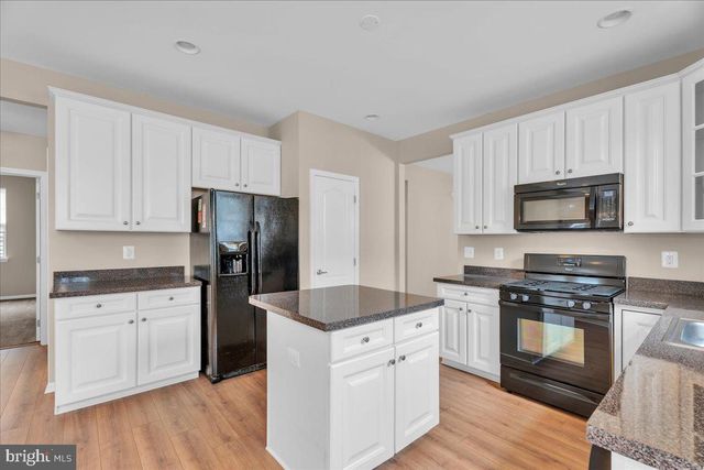 6 GROFF ST, Clayton, NJ 08312