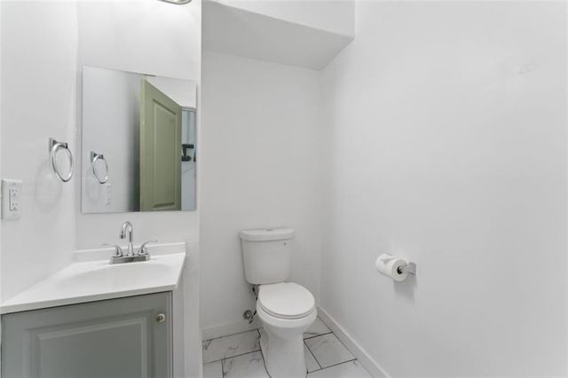 6024 Elmwood Avenue, Kansas City, MO 64130