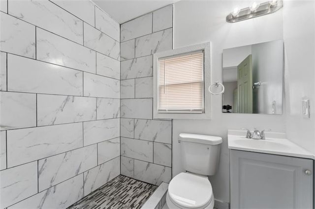 6024 Elmwood Avenue, Kansas City, MO 64130