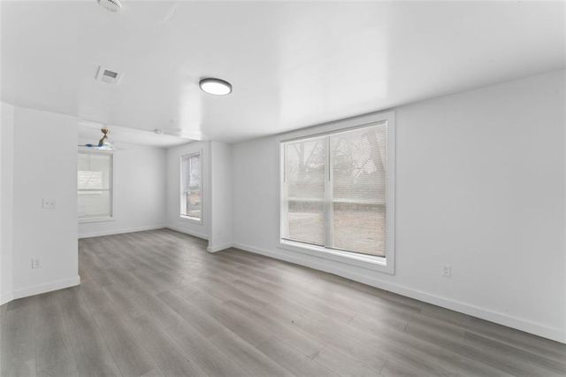 6024 Elmwood Avenue, Kansas City, MO 64130