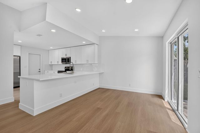 386 NW 40th Terrace, Deerfield Beach, FL 33442